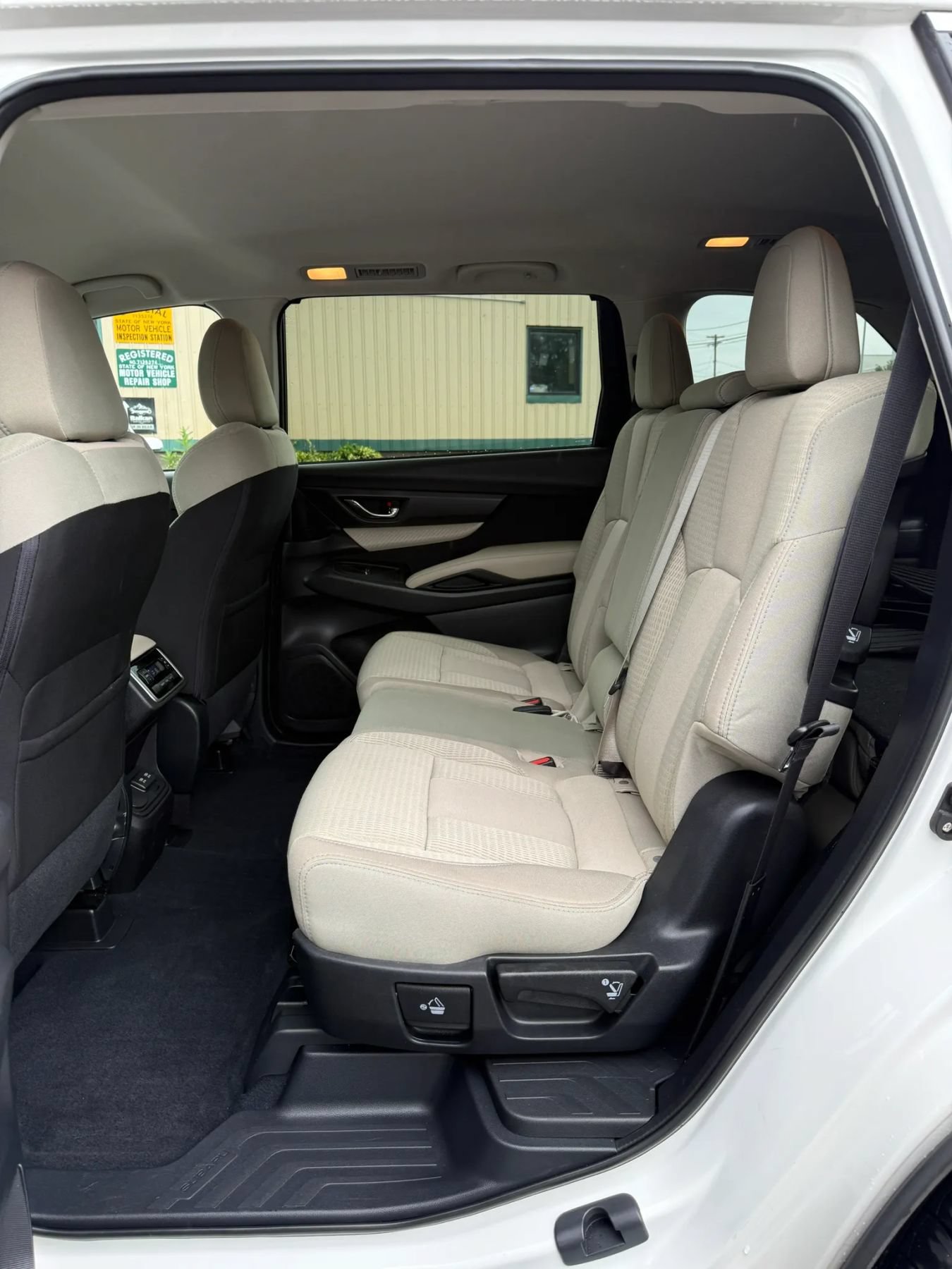 Used 2021 Subaru Ascent Premium w/ Convenience Package AWD/4WD image 18