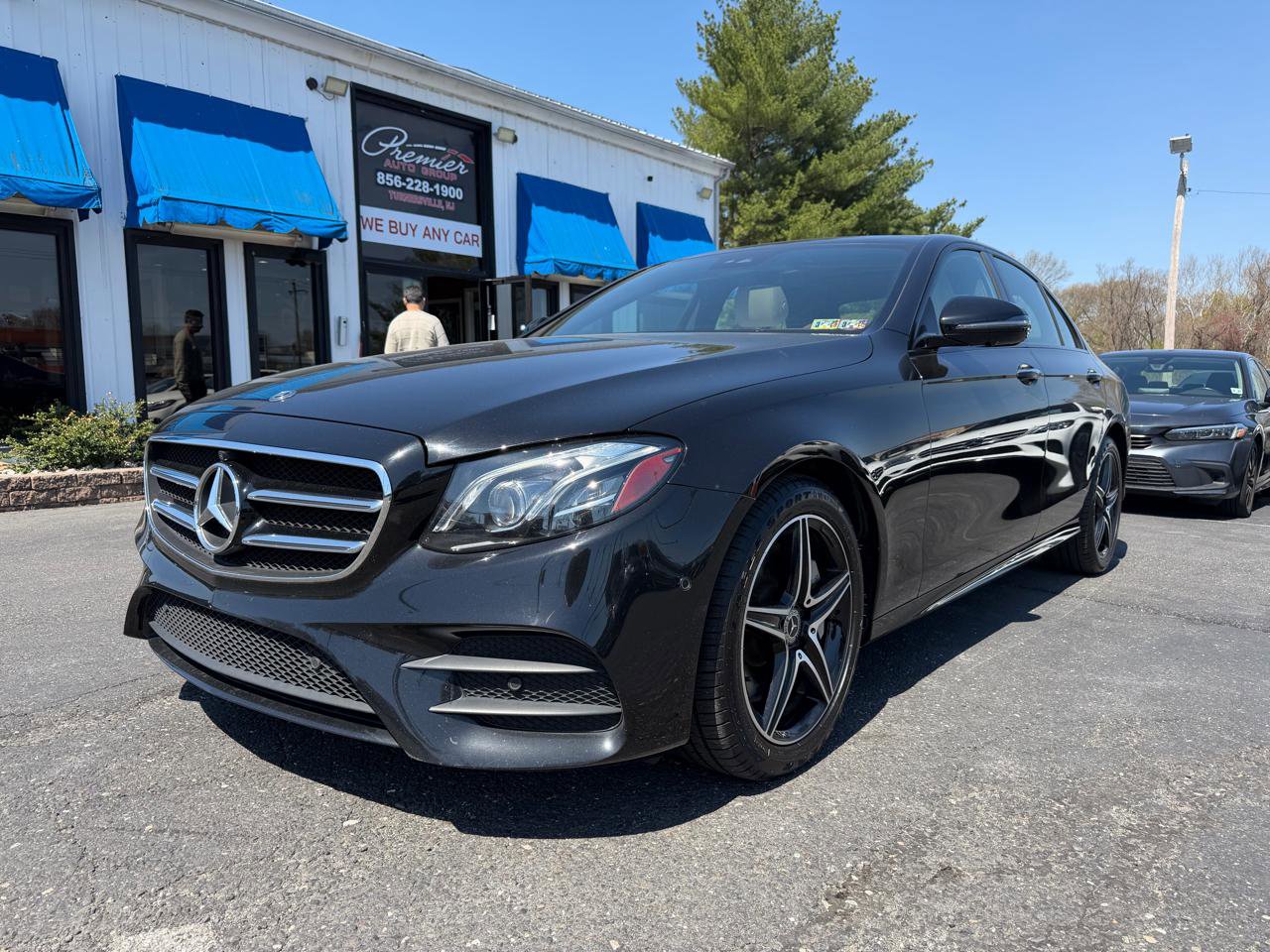 Used 2019 Mercedes-Benz E 300 4MATIC image 1