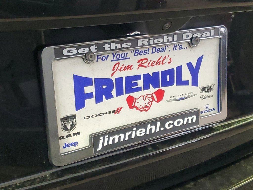 Used 2022 Jeep Grand Cherokee Overland w/ Luxury Tech Group IV AWD/4WD image 8