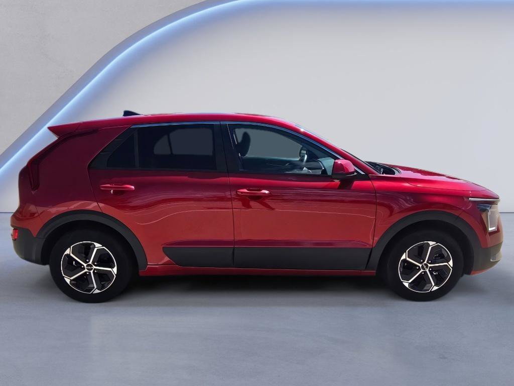 Used 2025 Kia Niro LX FWD image 7