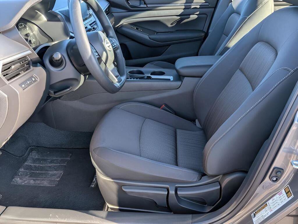 Certified 2025 Nissan Altima 2.5 S FWD image 11