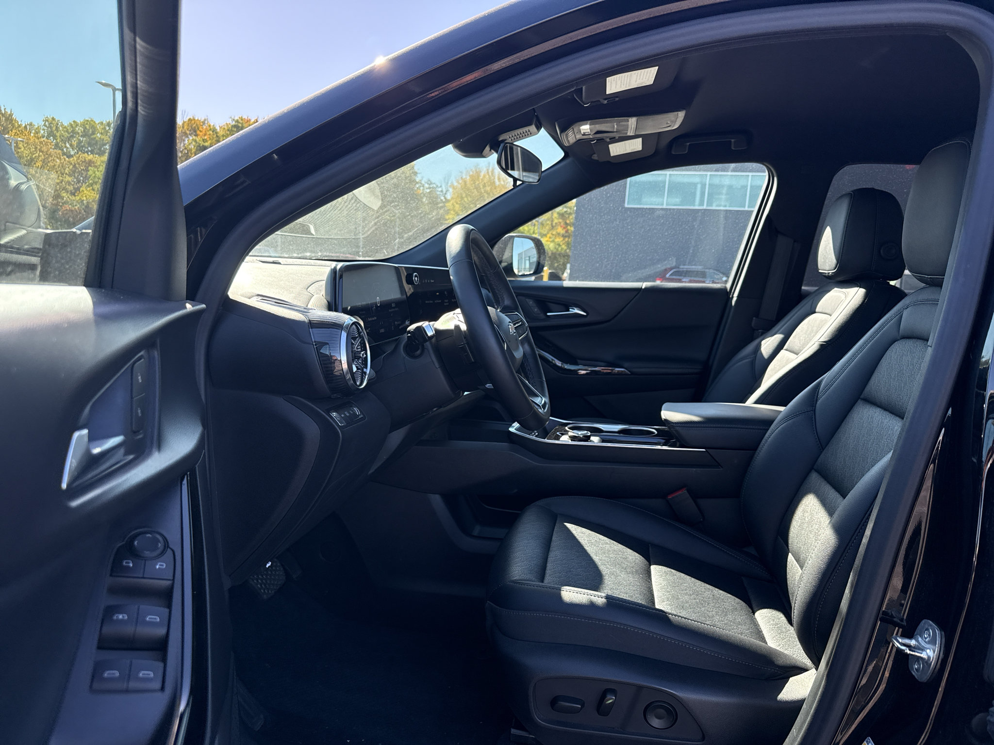 Certified 2026 Chevrolet Equinox LT w/ Convenience Package II AWD/4WD image 4