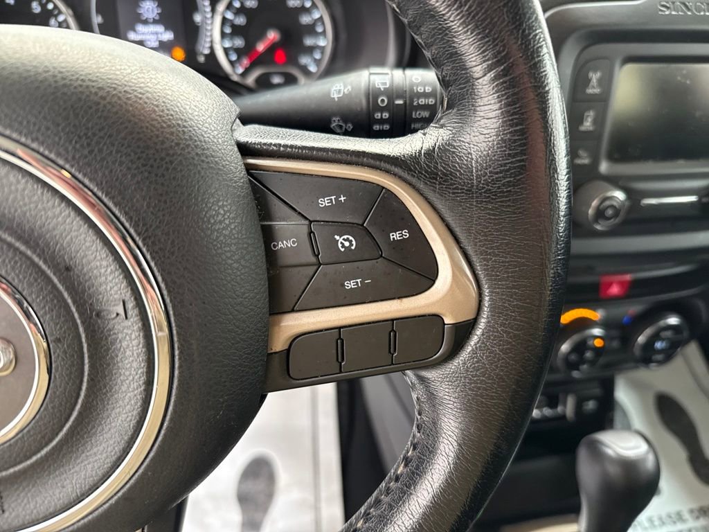 Used 2016 Jeep Renegade Latitude w/ Safety & Security Group image 25