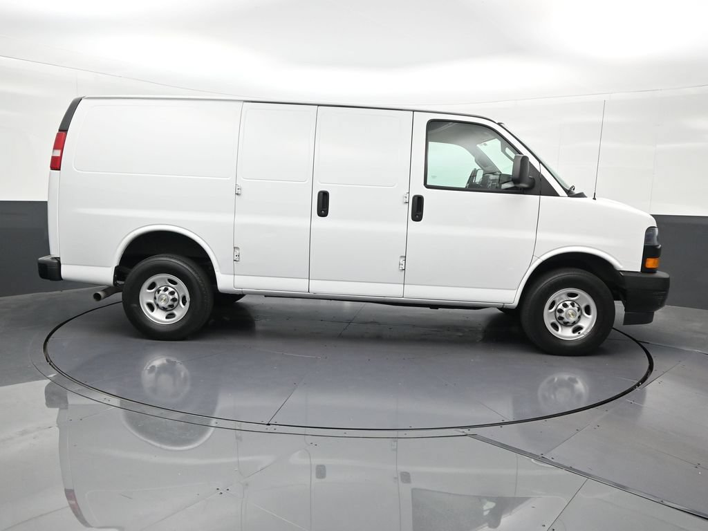 Used 2022 Chevrolet Express 2500 w/ Driver Convenience Package RWD image 7