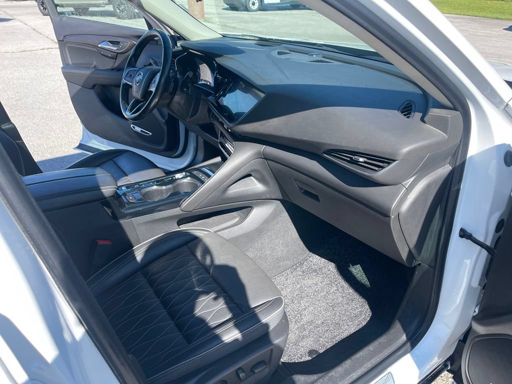 Used 2022 Buick Envision Avenir w/ Technology Package II FWD image 19