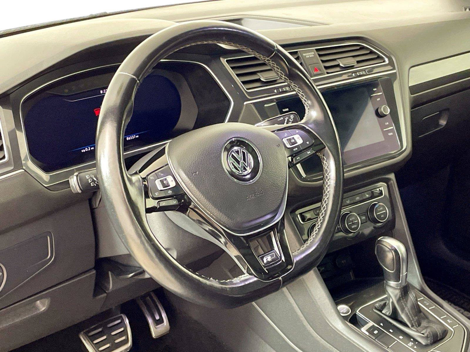 Used 2019 Volkswagen Tiguan SEL Premium R-Line AWD/4WD image 19
