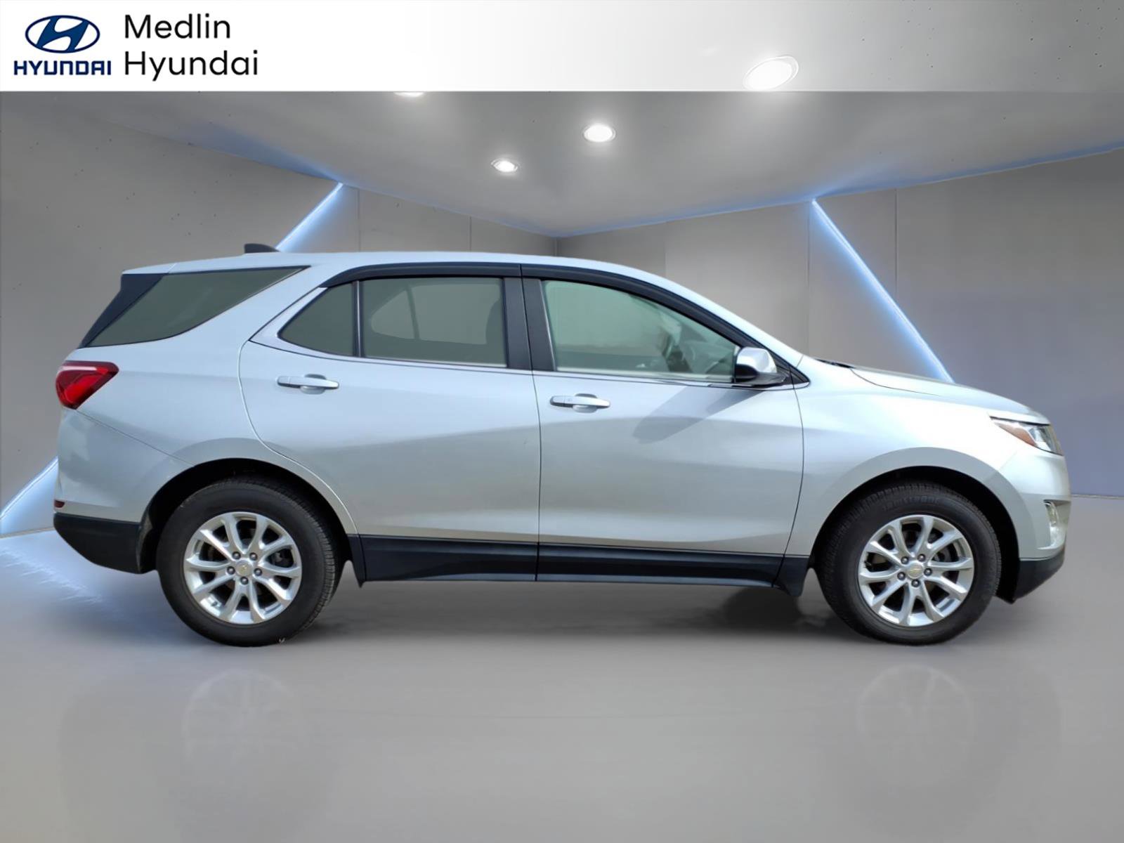 Used 2021 Chevrolet Equinox LT image 2