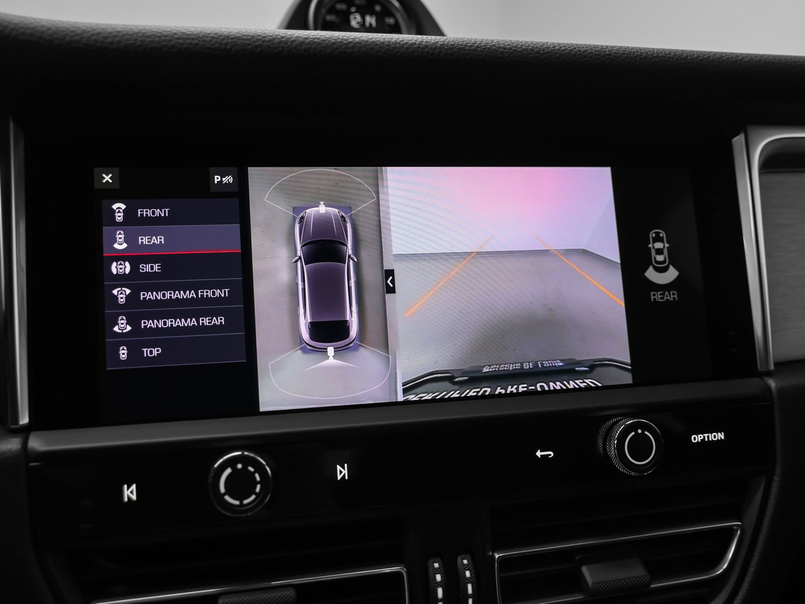 Certified 2026 Porsche Macan image 40