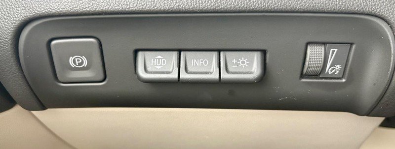 Used 2022 Buick Enclave Avenir w/ Avenir Technology Package AWD/4WD image 22