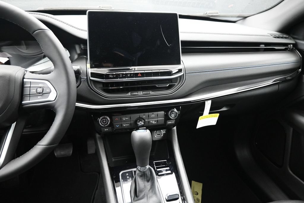 New 2026 Jeep Compass Latitude AWD/4WD image 5