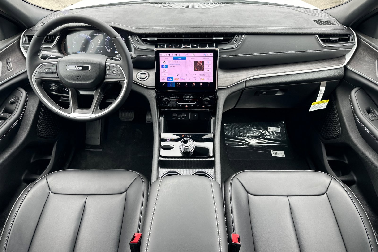 New 2025 Jeep Grand Cherokee L Limited w/ Black Appearance Package image 12