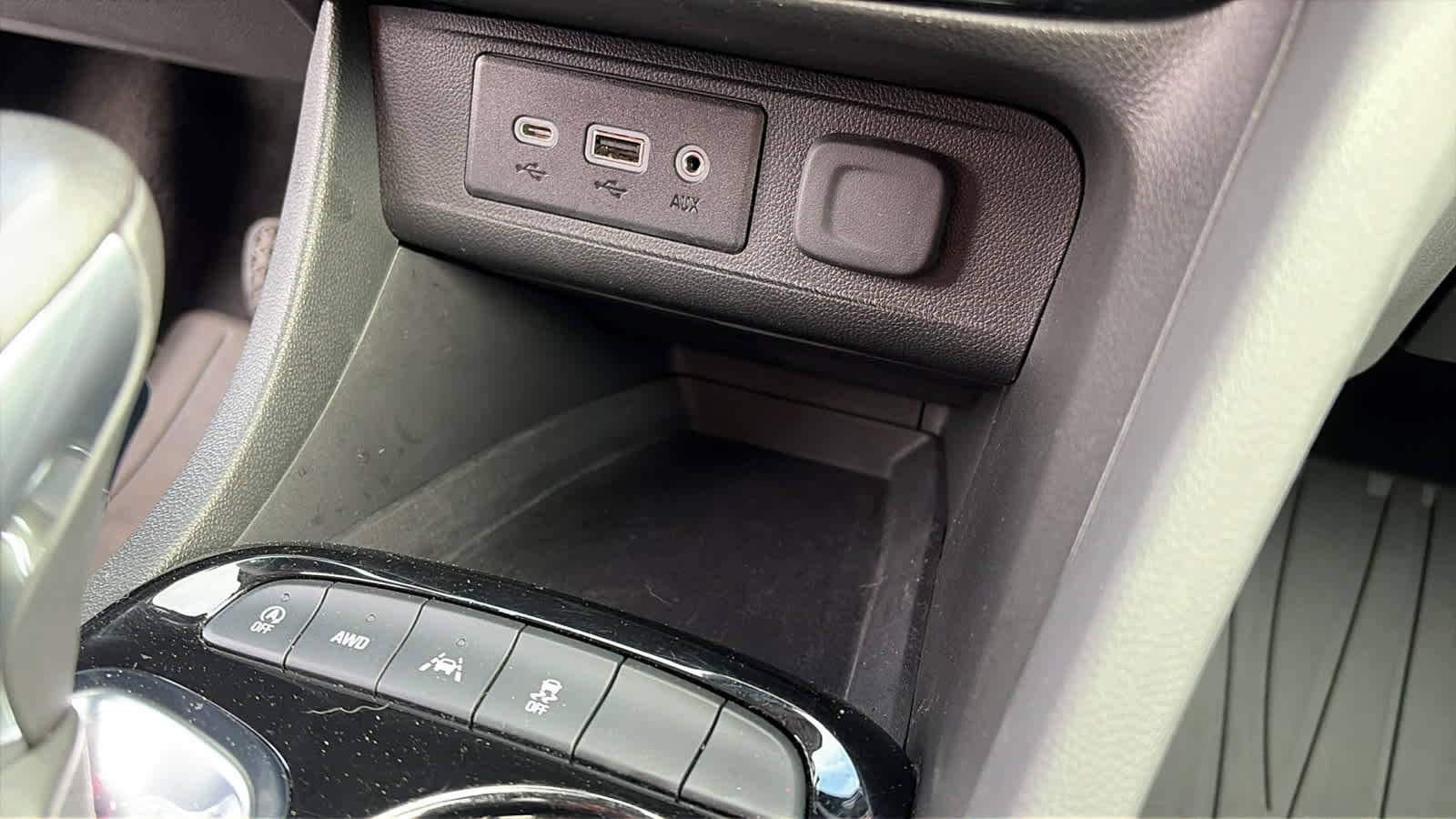 Used 2023 Buick Encore GX Select w/ Sport Touring Package image 17