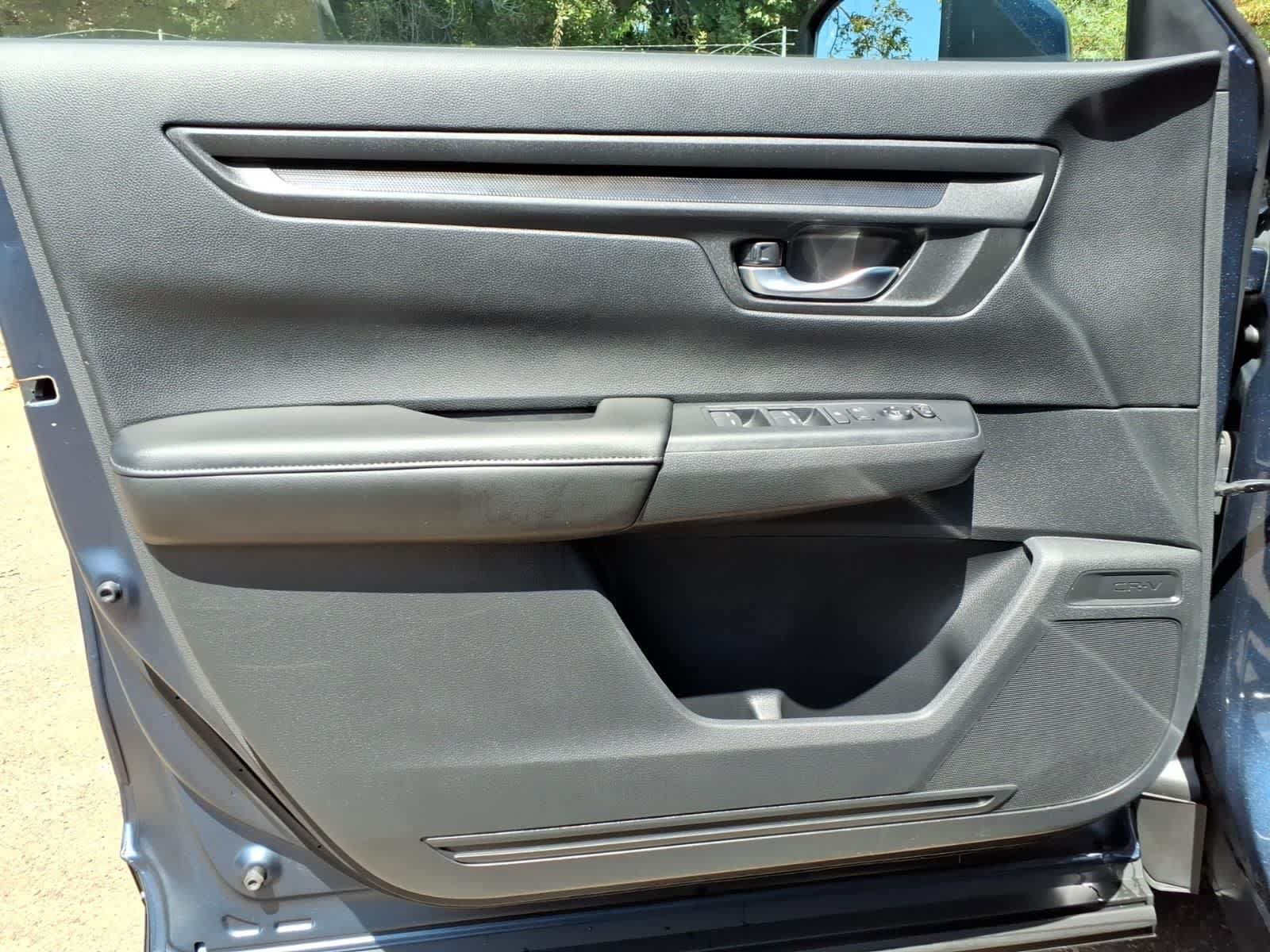 Used 2025 Honda CR-V EX image 13