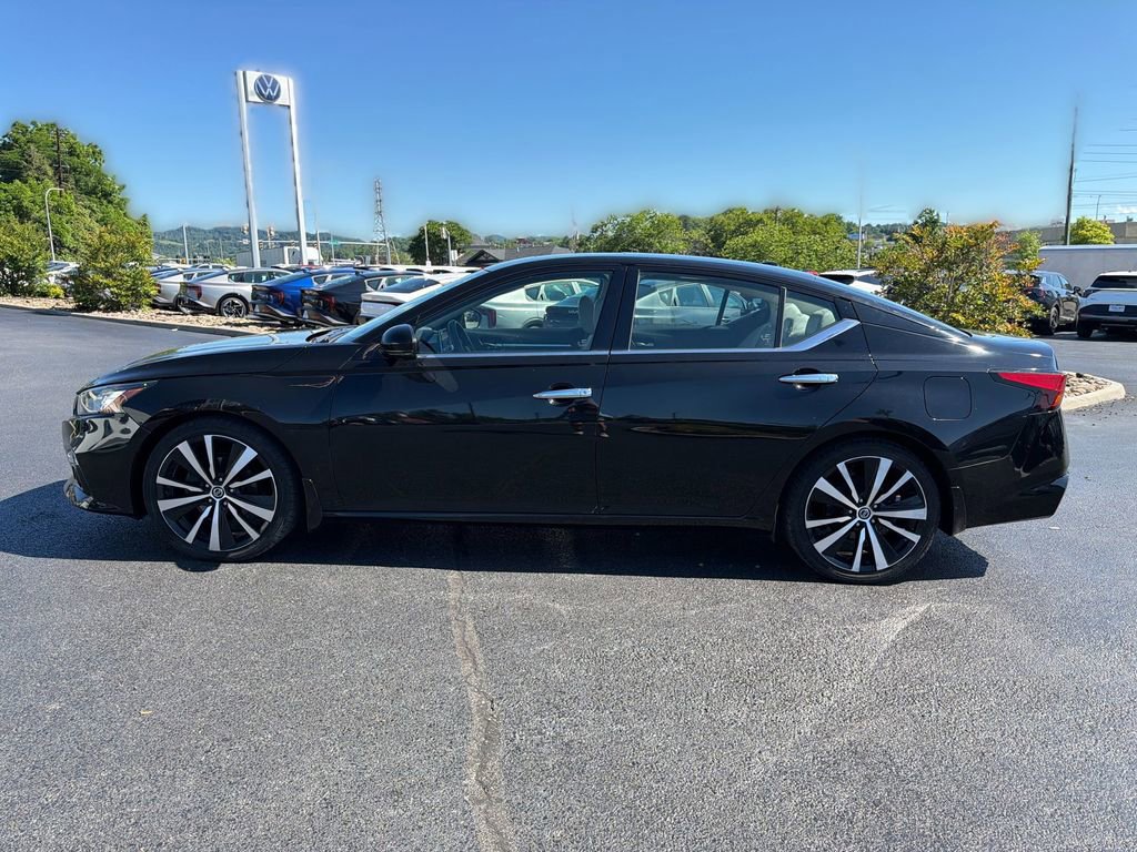 Used 2019 Nissan Altima 2.5 Platinum FWD image 3