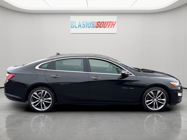 Used 2022 Chevrolet Malibu Premier FWD image 2