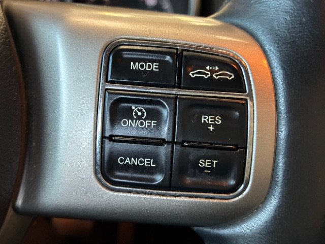 Used 2013 Jeep Grand Cherokee Overland w/ Advance Technology Group RWD image 20