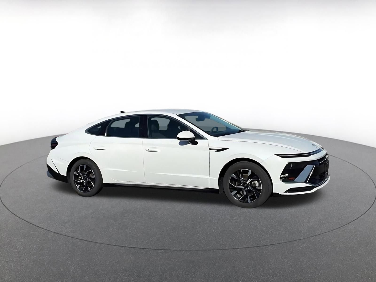 Used 2025 Hyundai Sonata SEL image 2