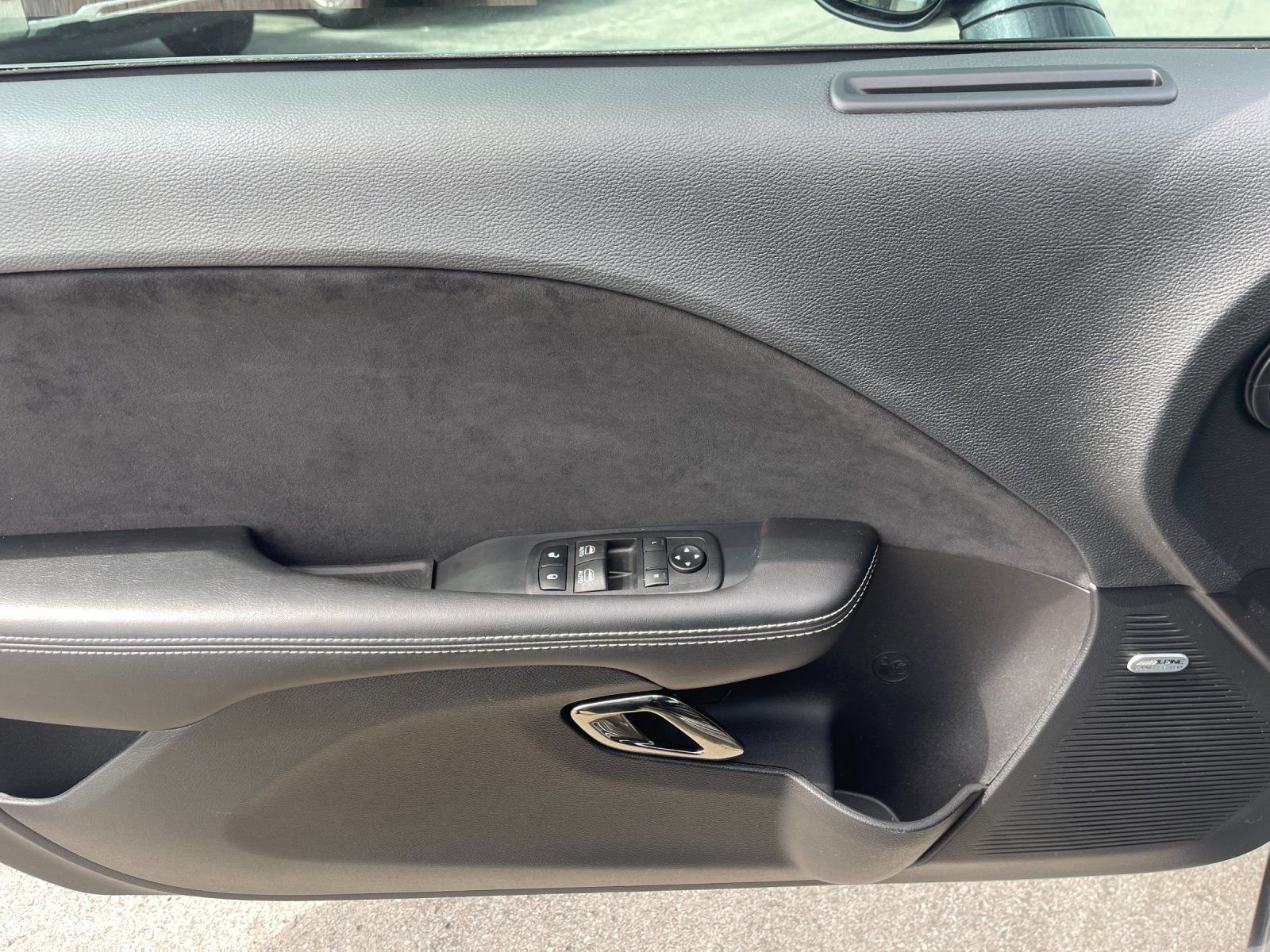 Used 2019 Dodge Challenger SRT Hellcat image 12