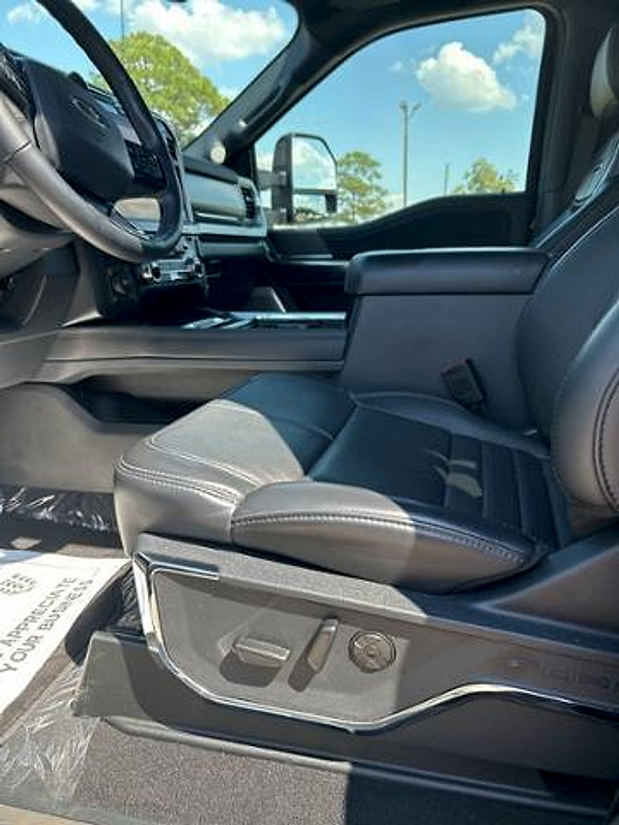 Used 2025 Ford F250 Platinum image 18
