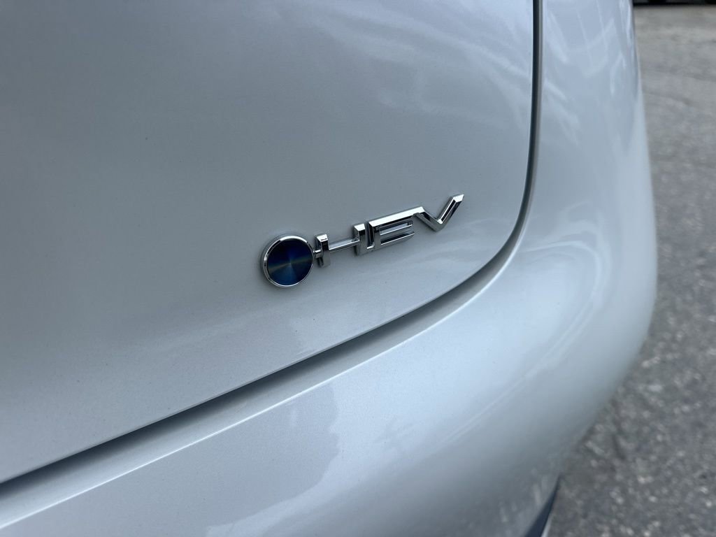 Used 2025 Toyota Prius XLE image 28