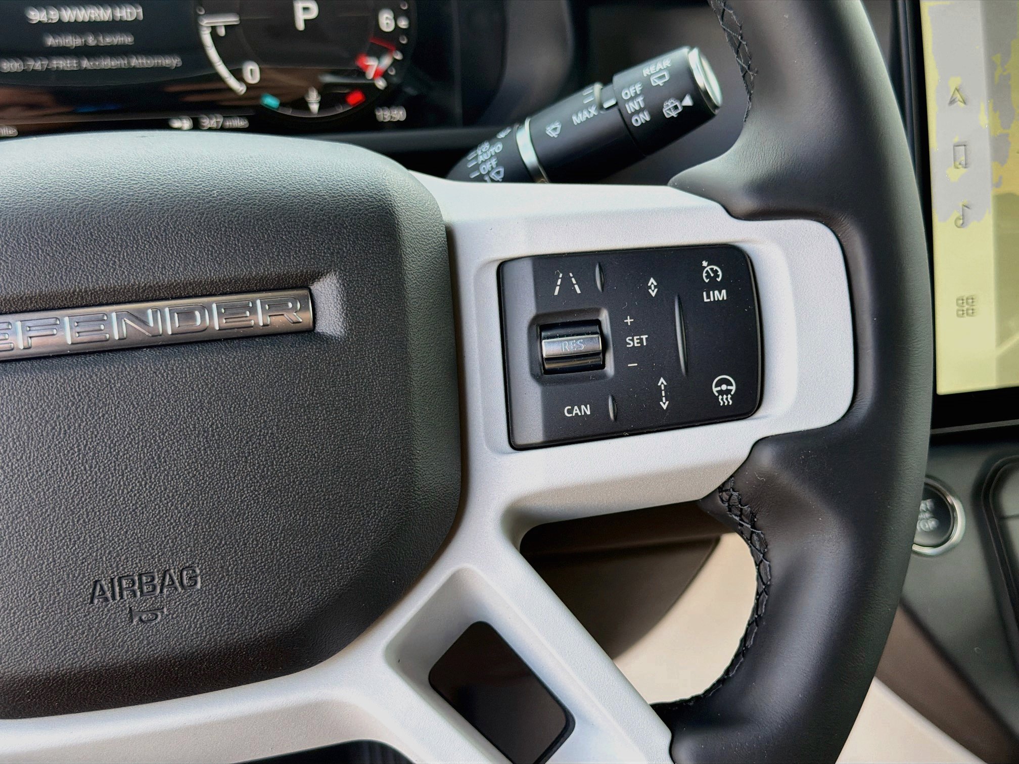New 2026 Land Rover Defender 110 X-Dynamic SE AWD/4WD image 39