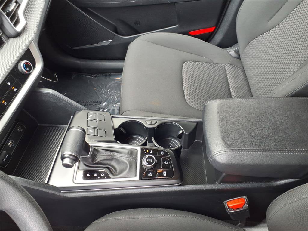 Used 2025 Kia Sportage LX AWD/4WD image 14