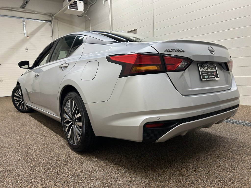 Used 2023 Nissan Altima 2.5 SV image 4