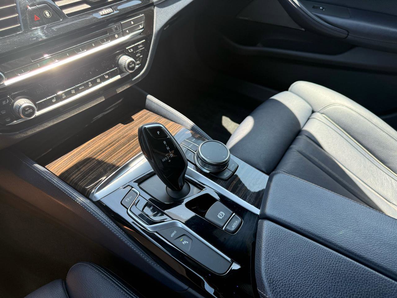 Used 2018 BMW 530e xDrive AWD/4WD image 15