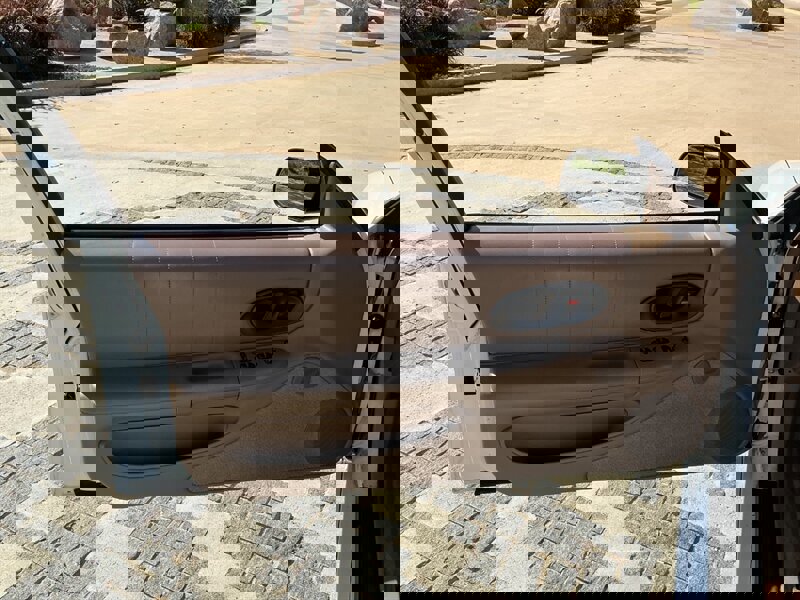 Used 1995 Oldsmobile Cutlass Supreme Convertible image 28