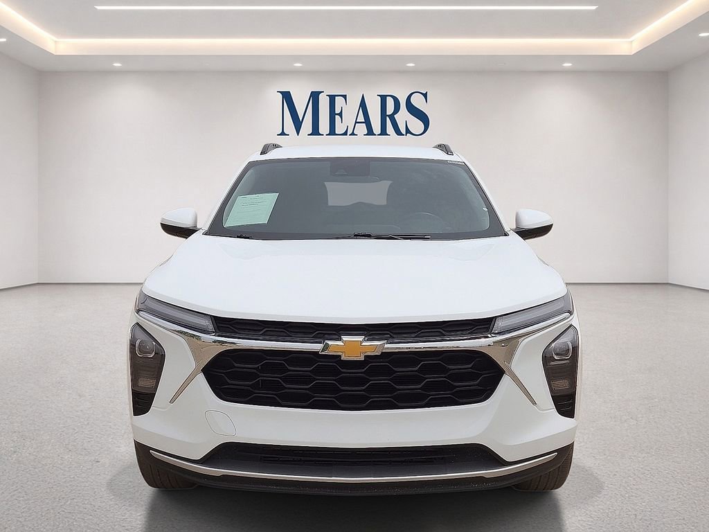 Used 2025 Chevrolet Trax LT w/ Driver Confidence Package FWD image 8