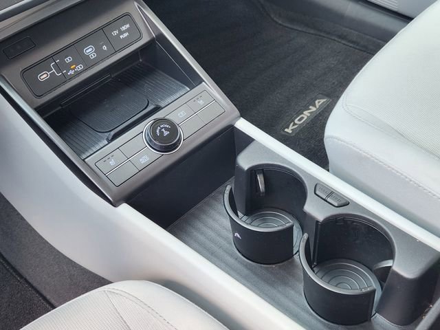 Certified 2025 Hyundai Kona SEL AWD/4WD image 15