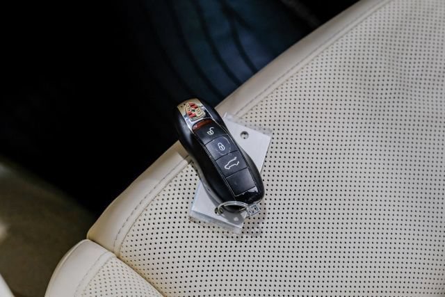Used 2017 Porsche Cayenne AWD/4WD image 85