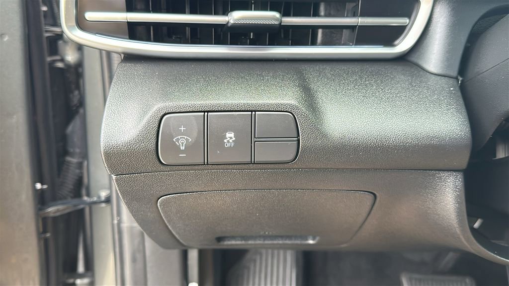 Used 2025 Hyundai Elantra Limited FWD image 21