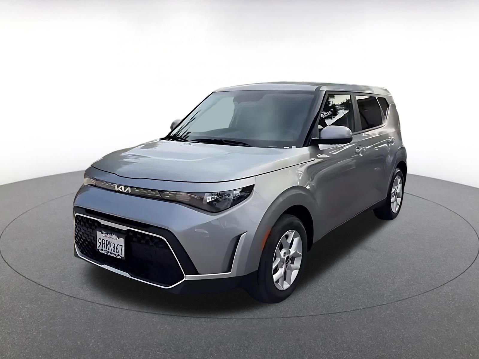 Used 2025 Kia Soul LX w/ LX Technology Package FWD image 7