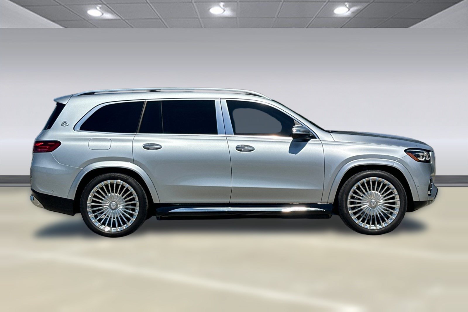 Certified 2025 Mercedes-Benz Maybach GLS 600 4MATIC image 8