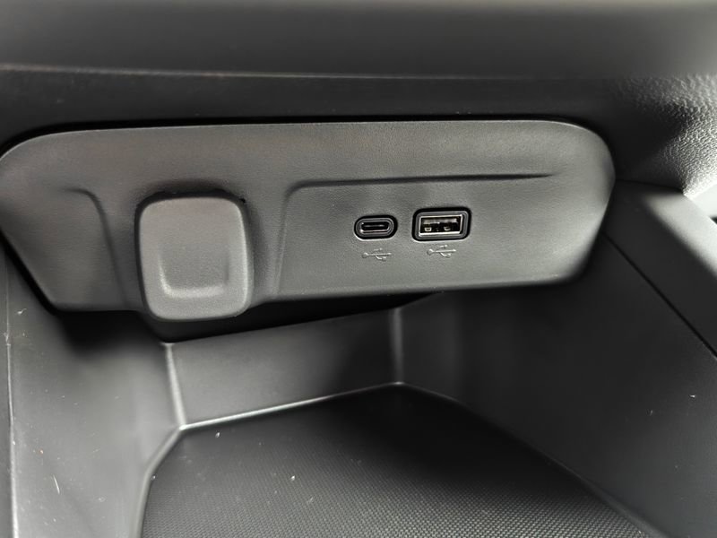 Used 2026 Chevrolet Trax RS image 28