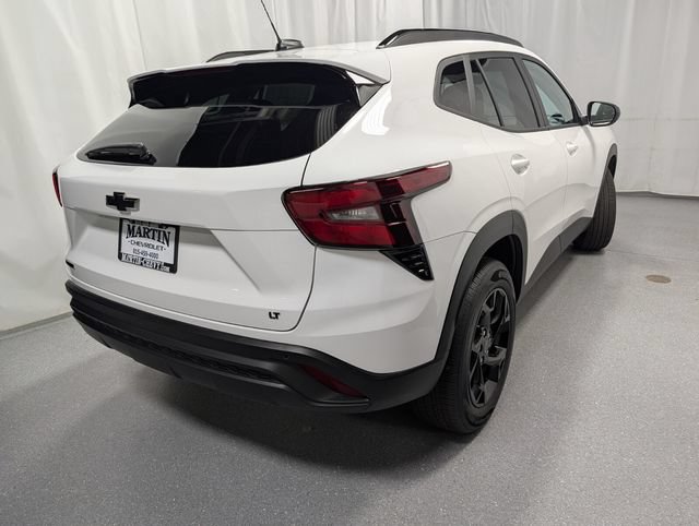 New 2026 Chevrolet Trax LT w/ Driver Confidence Package FWD image 3