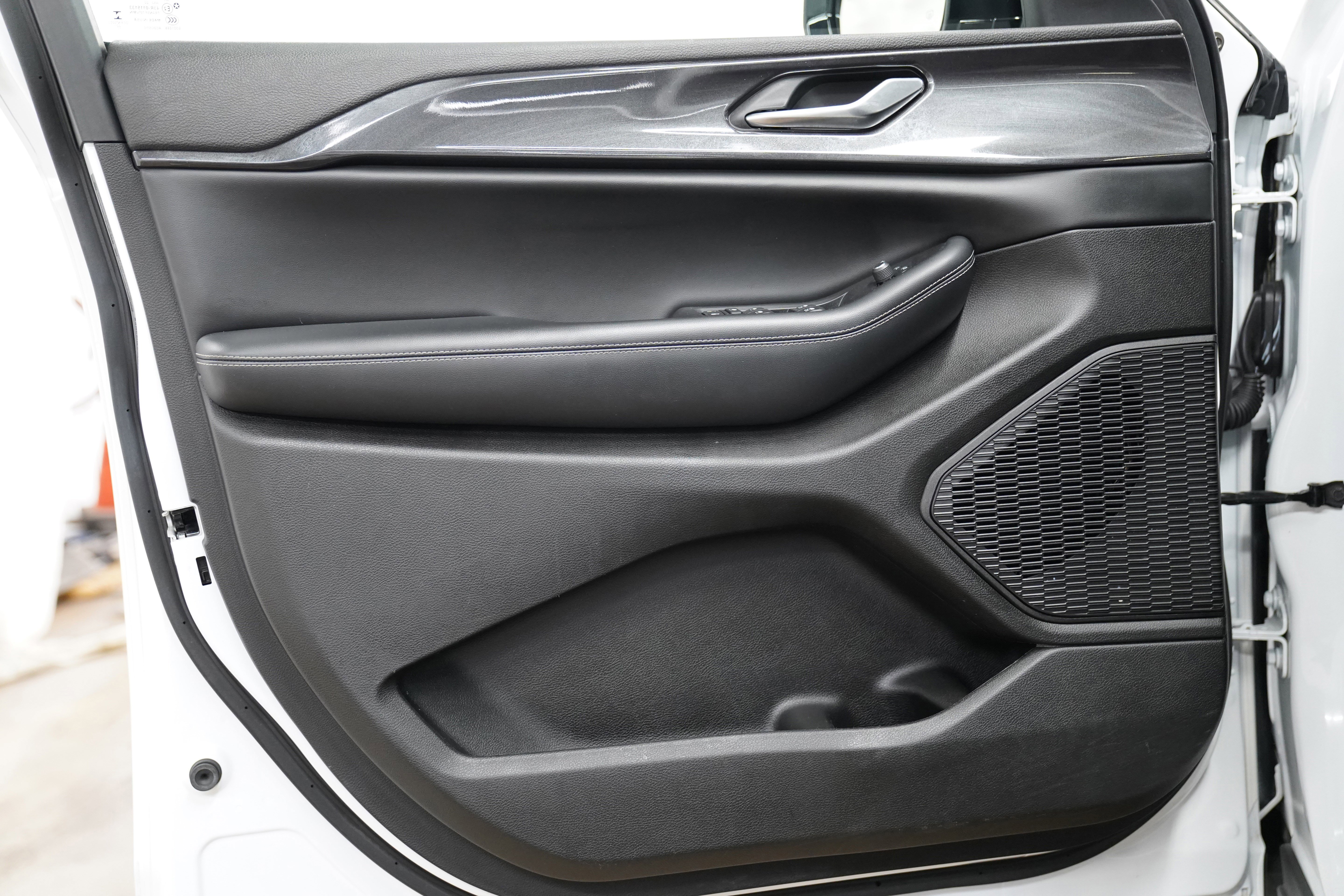 Certified 2023 Jeep Grand Cherokee L Laredo image 17