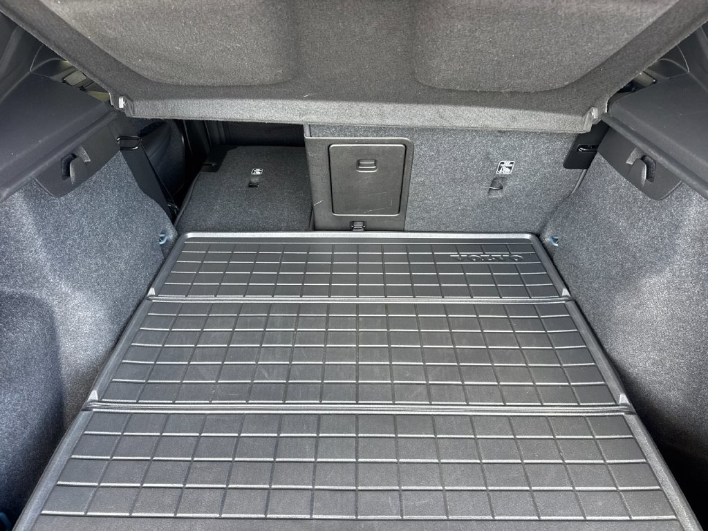 Certified 2023 Volvo XC40 Recharge Core w/ Protection Package Premier AWD/4WD image 14