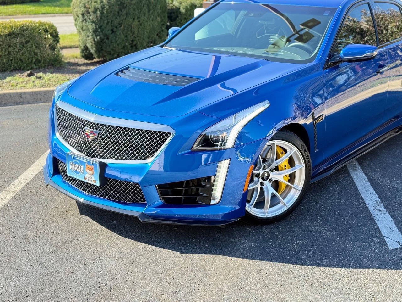 Used 2018 Cadillac CTS V w/ Luxury Package RWD image 3