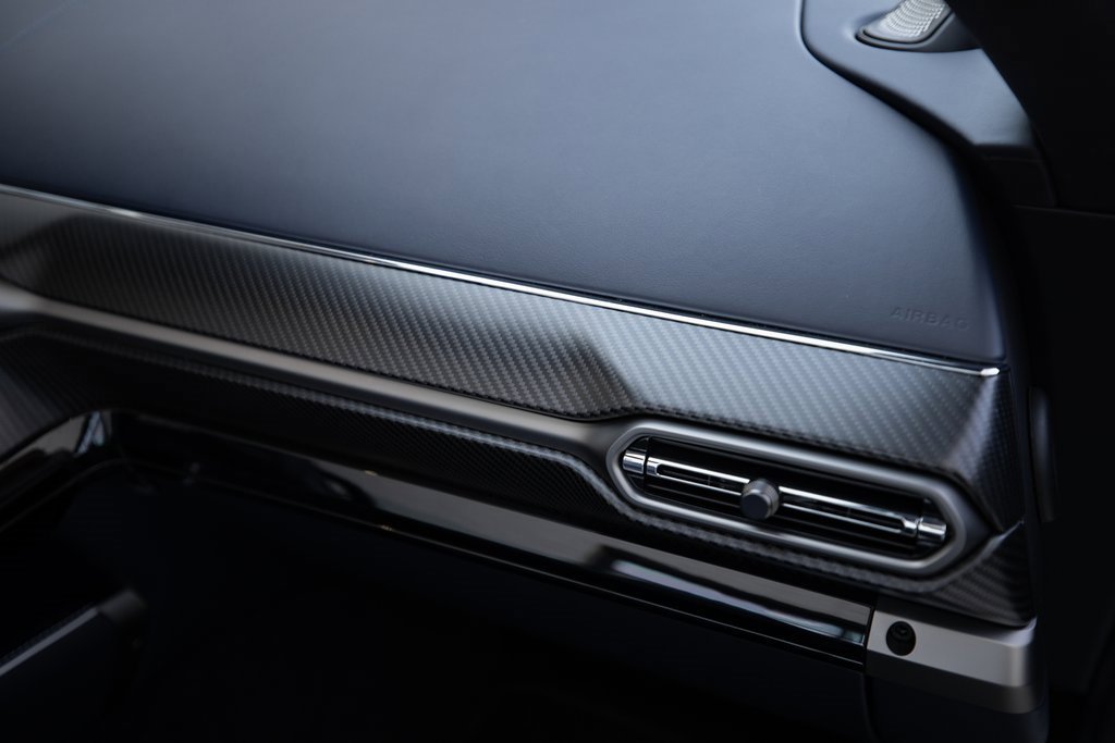 New 2026 Aston Martin V8 Vantage Volante image 29