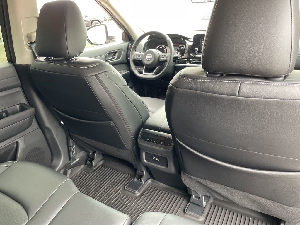 Used 2025 Nissan Pathfinder SV w/ Cargo Package AWD/4WD image 27