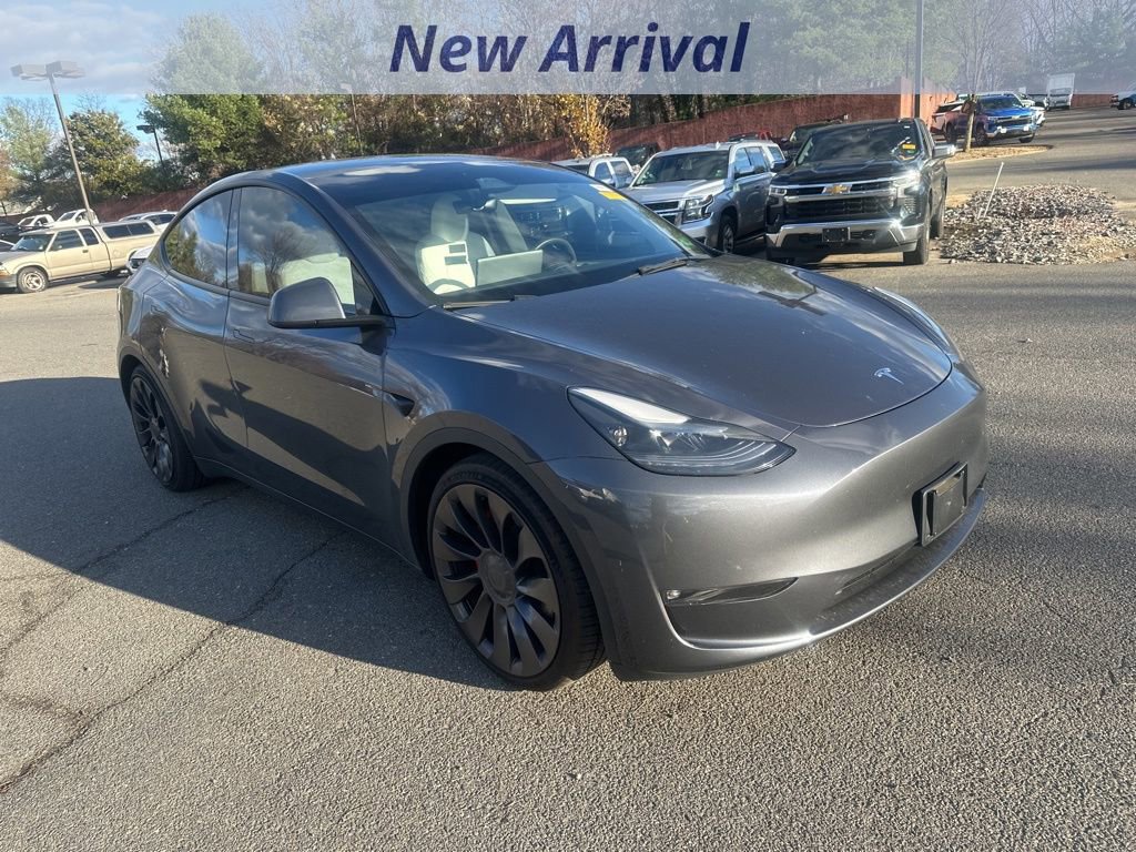 Used 2023 Tesla Model Y Performance image 2