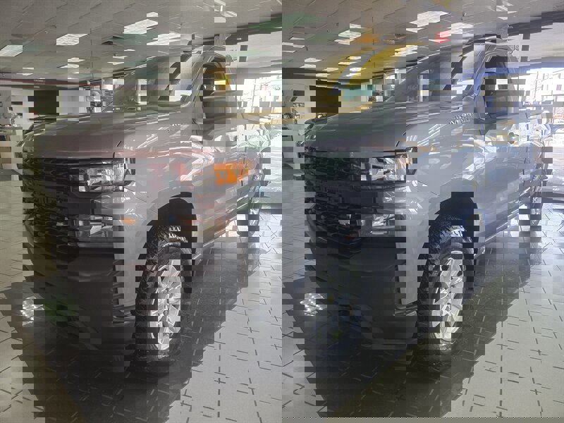 Used 2021 Chevrolet Silverado 1500 W/T w/ WT Value Package AWD/4WD image 1