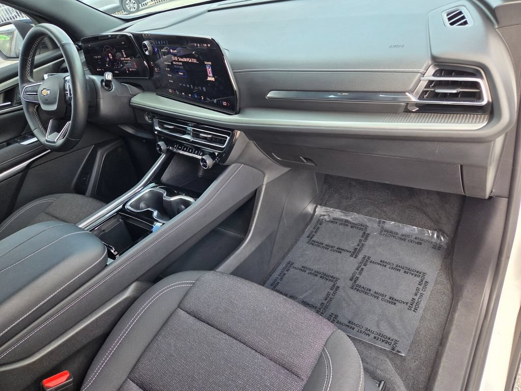 Used 2024 Chevrolet Traverse LS FWD image 17