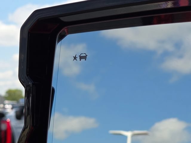 Used 2026 GMC Hummer EV SUV w/ LPO, Dark Essentials Package AWD/4WD image 8