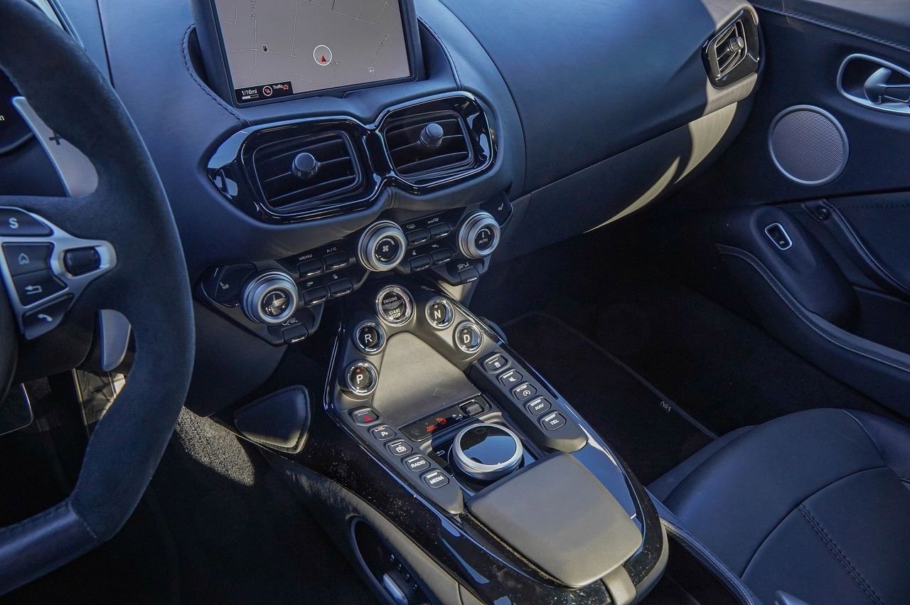 Used 2022 Aston Martin V8 Vantage Coupe image 30