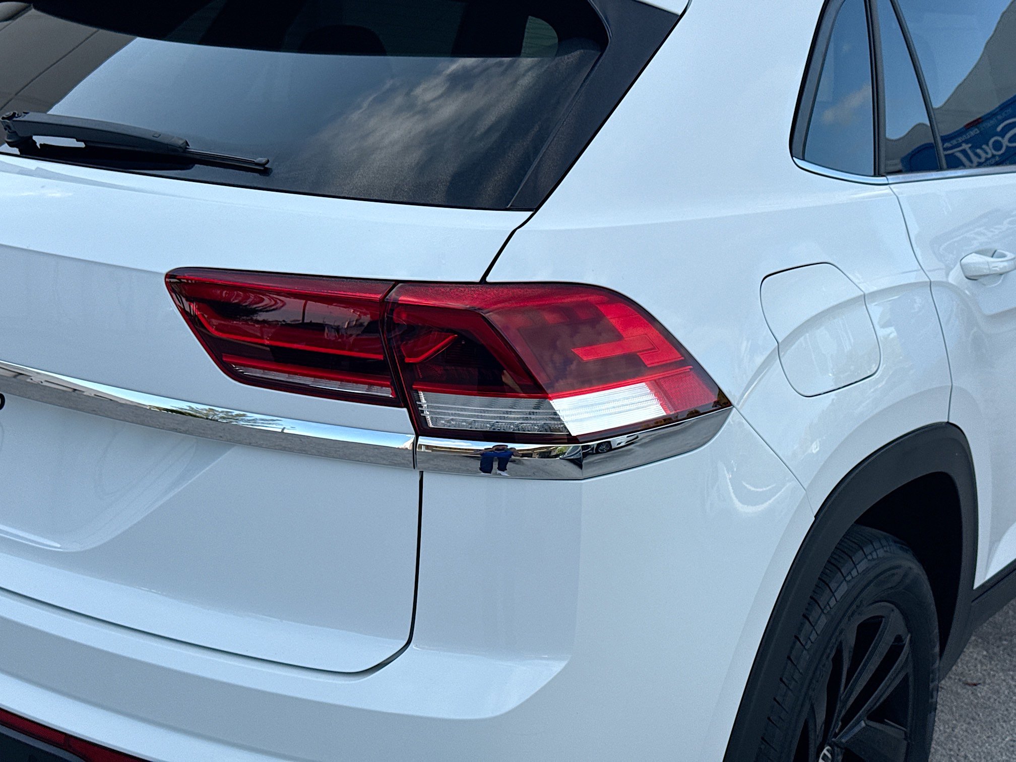 Used 2022 Volkswagen Atlas Cross Sport SE w/ Panoramic Sunroof Package image 27