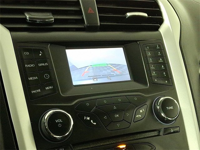 Used 2015 Ford Fusion SE image 4