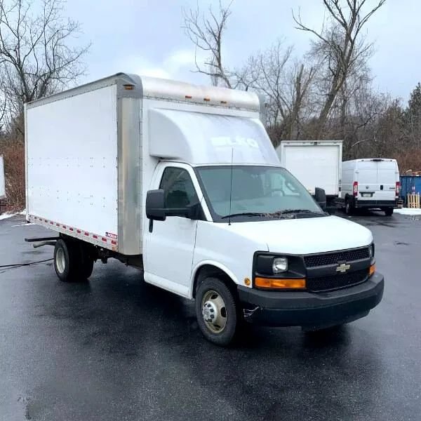 Used 2016 Chevrolet Express 3500 RWD image 4